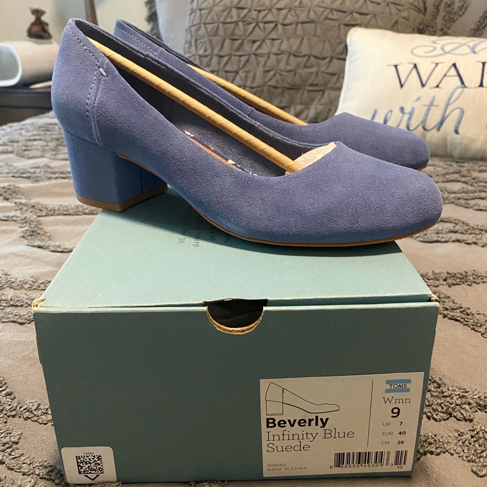 Toms Blue Suede Pumps